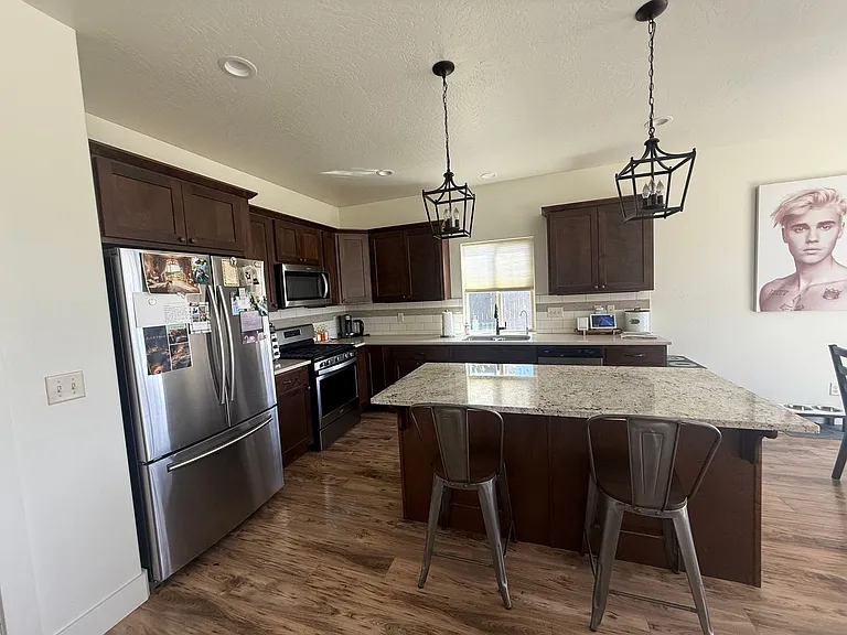 631 Cameron Loop — Photo 9