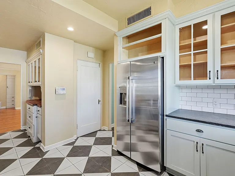 1238 W Coronado Rd — Photo 17