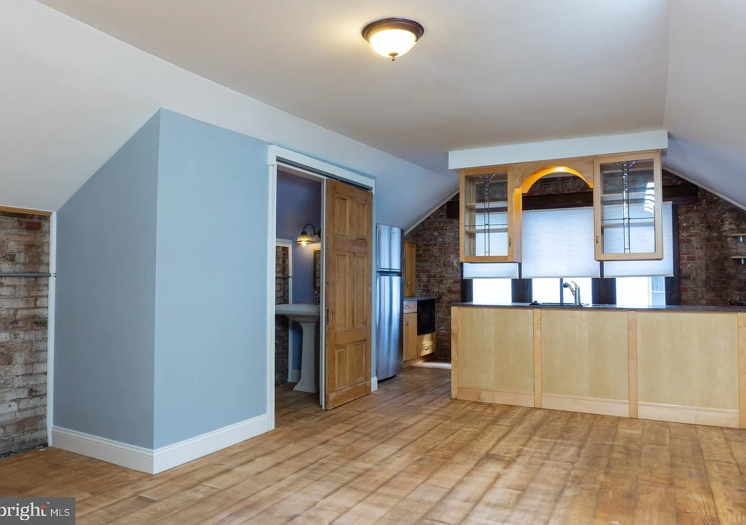 2 bed, 1.5 bath, 1260 sqft, $2,550 — Photo 3