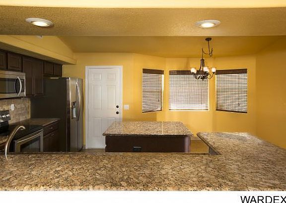 3rd image of 4127 Highlander Ave