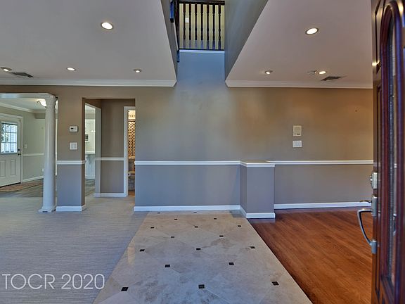 3rd image of 87 Pine St