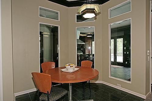 eat in kitchen