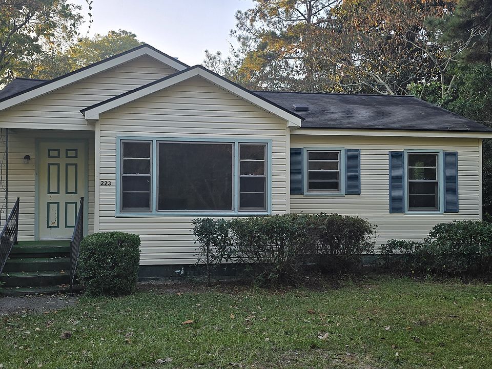1st image of 223 13th Ave