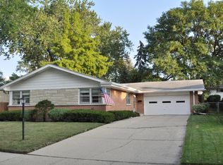 1911 Habberton Ave, Park Ridge, IL 60068