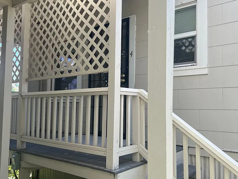 135 Summit St — Photo 1
