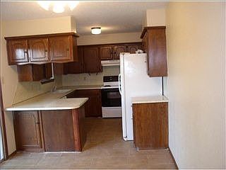 3rd image of 104 Aspen Dr