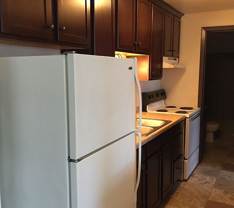 2nd image of 1807 9th St #7
