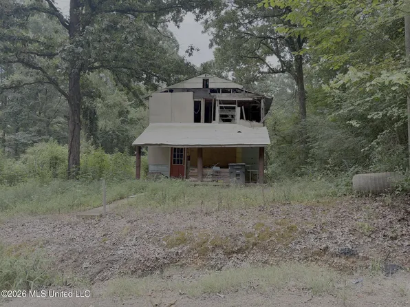 358 Poplar Dr, Senatobia, MS 38668