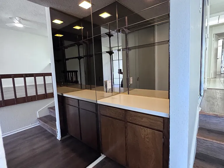 6112 Marina Pacifica Dr S — Photo 32