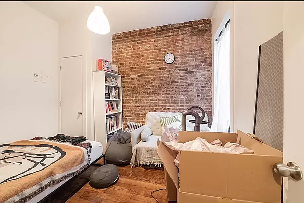 Rented by Hagstrom Management Inc | media 18