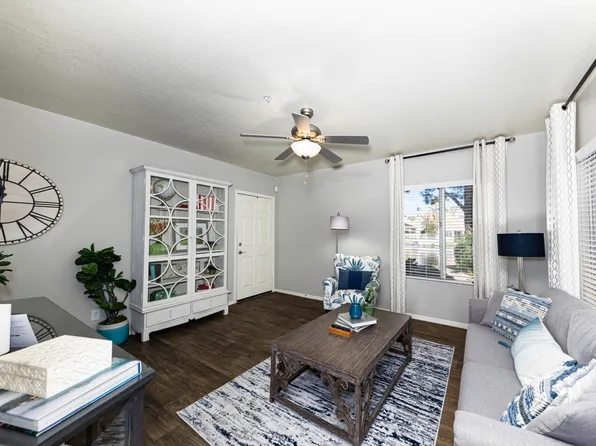 Alcove at the Islands