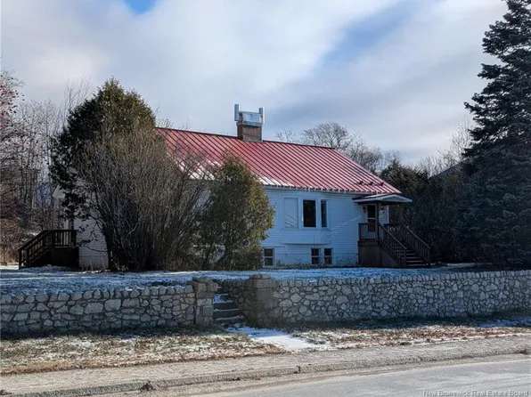 775 Murray Ave, Bathurst, NB E2A 1V3