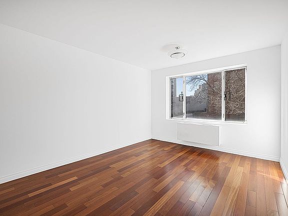 5th image of 30-85 Vernon Blvd #2D