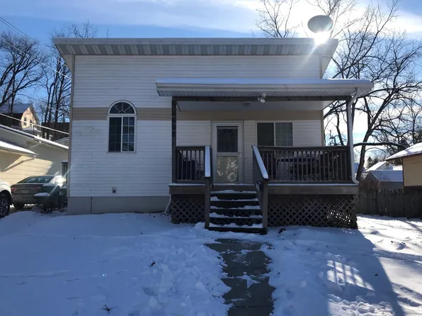 2808 Oakland St, Ames, IA 50014