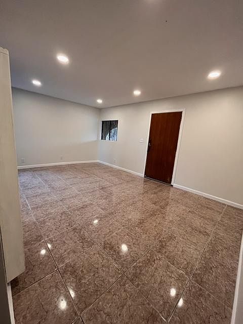 1st image of 20435 Kenwood Ave