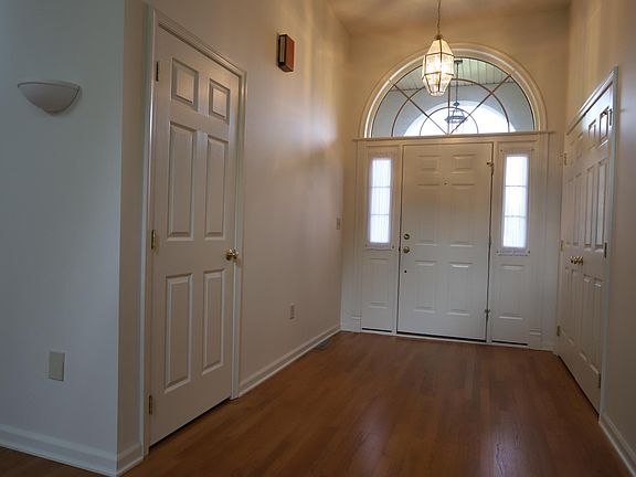 2nd image of 2297 Sagamore Dr