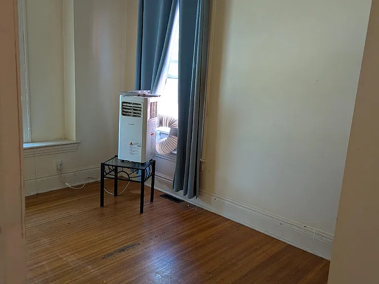 185 Richard St #1 — Photo 6