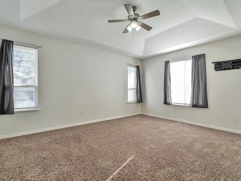 426 W 2700 S — Photo 13