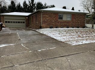 1992 Favell Ct, Lexington, KY 40503