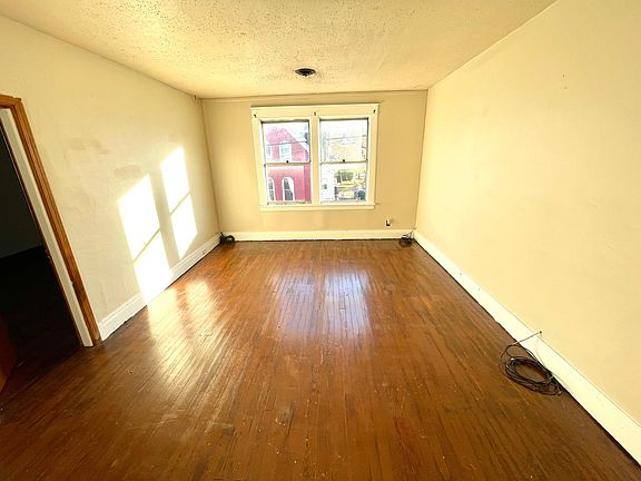 5th image of 280 Ludington St