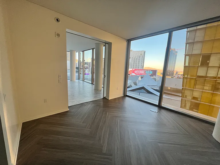 3726 Las Vegas Blvd S #811W — Photo 3