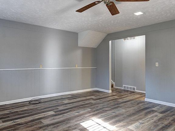 4th image of 6021 Harrison St