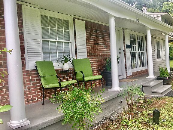 2nd image of 402 King Arthur Ct