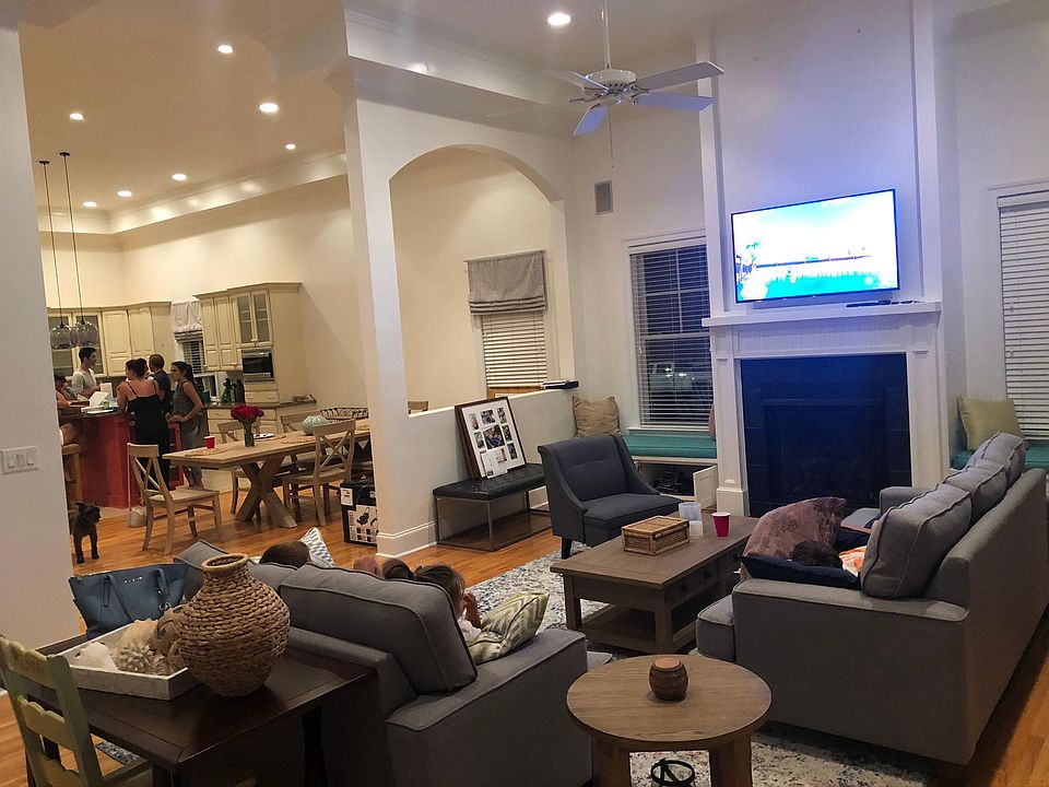 1st image of 4 Bay Ave