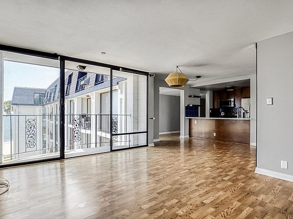 5th image of 2601 E Ocean Blvd Unit 707
