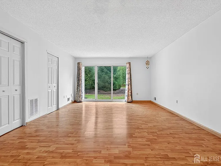 134 Pear Tree Ln — Photo 8