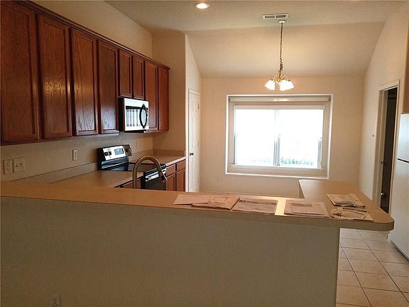 5th image of 1718 Briarhollow Dr