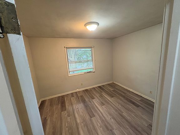 5th image of 522 E 38th St