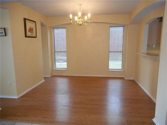 5th image of 1375 Daffodil Ln
