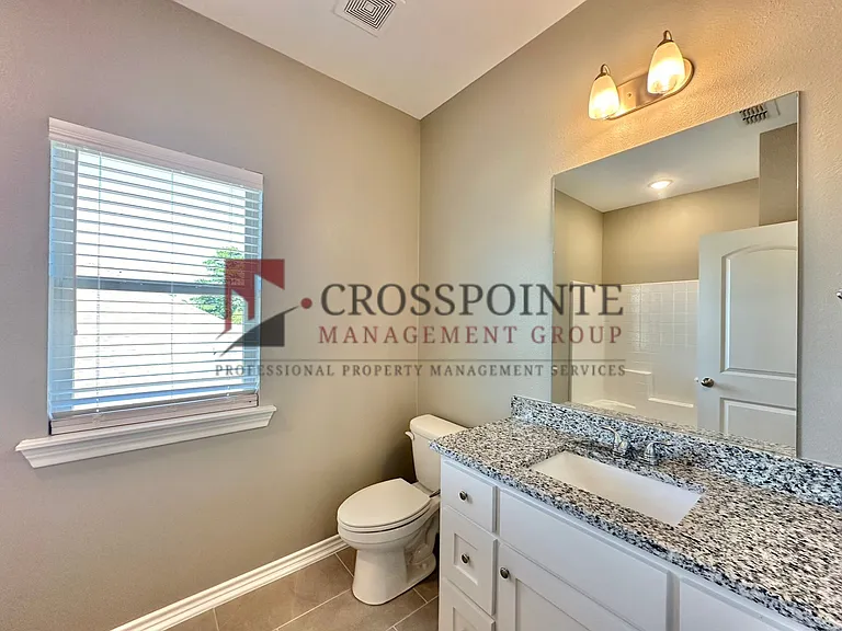 3 Bedroom 2.5 Bathroom Townhomes At Villa Rosa! Now Offering 1/2 Off First Full Months Rent! — Photo 17