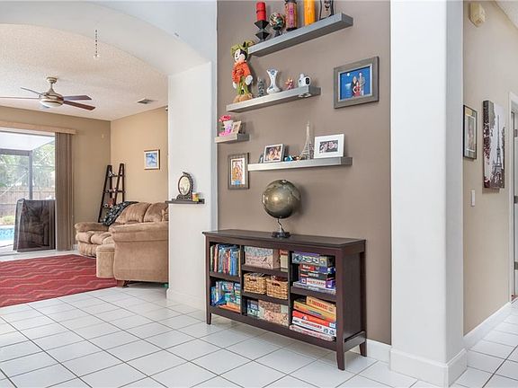 5th image of 217 Hanging Moss Dr