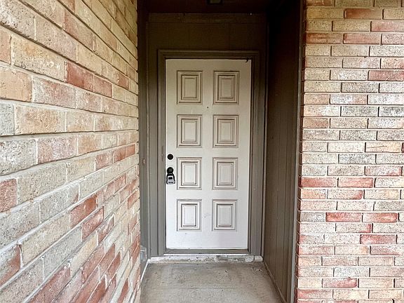 3rd image of 1116 W Birmingham St
