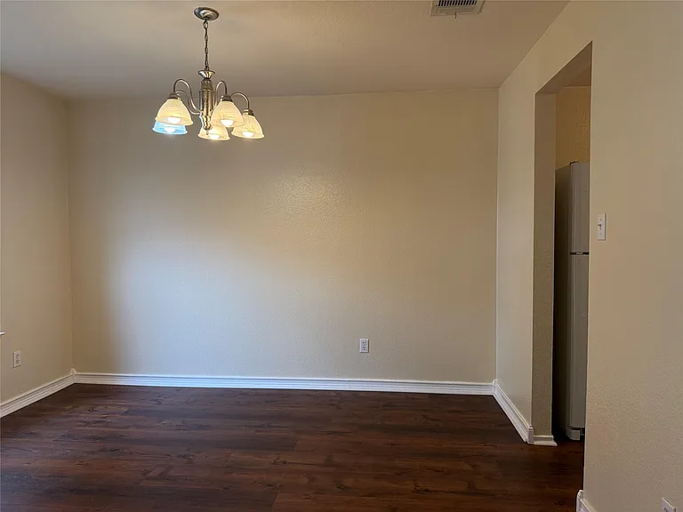 316 Meadow Park Dr — Photo 6