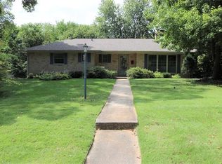 116 Country Club Pl, Belleville, IL 62223