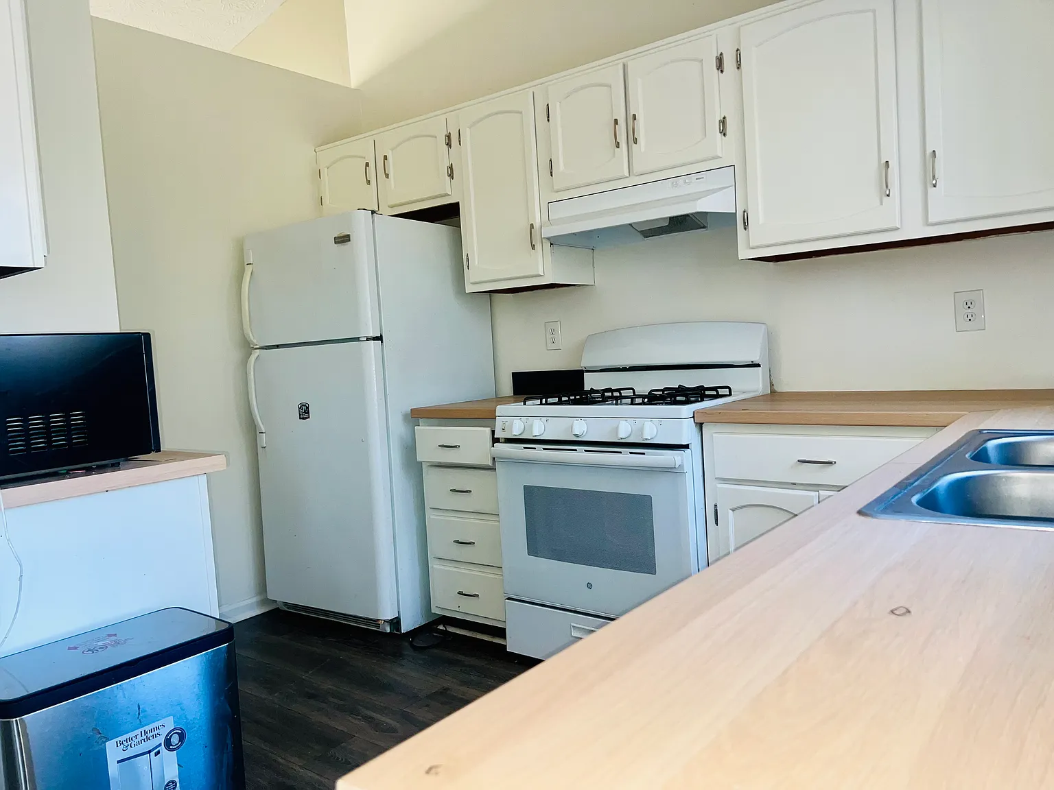 3 bed, 1430 sqft, $2,000 — Photo 4
