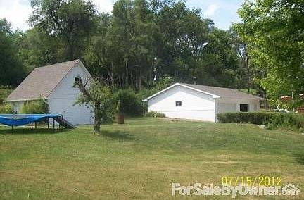 Several out buildings/plenty of storage