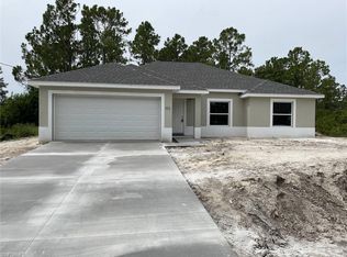 905 W 10th St, Lehigh Acres, FL 33972