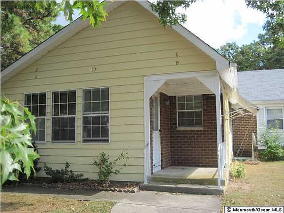3rd image of 10 Mohican Lane #A