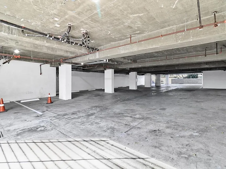 10609 S Inglewood Ave — Photo 19