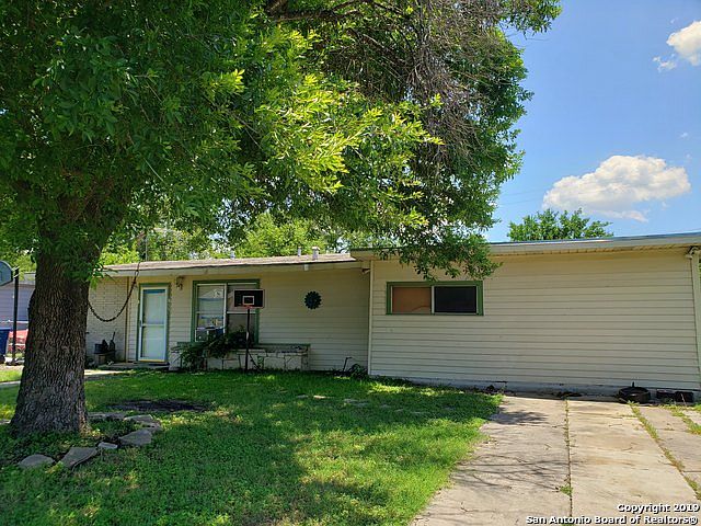 2nd image of 122 Carousel Dr