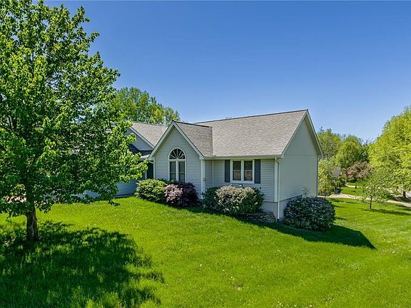 3rd image of 27 Timber Creek Dr