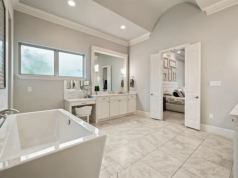 908 Lake Carillon Ln — Photo 21