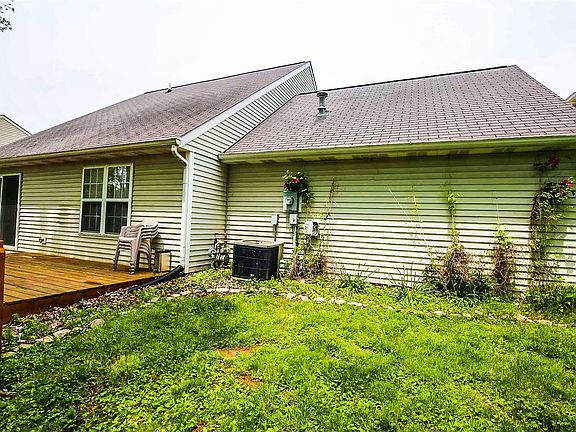 3rd image of 1838 E Laurelwood Dr