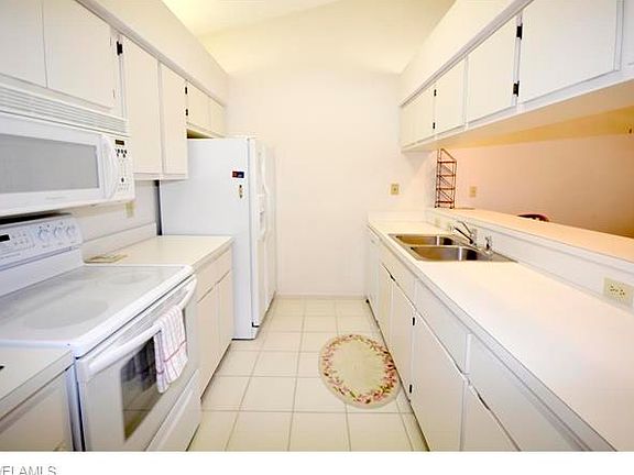 4th image of 7628 Captains Harbor Dr APT 406