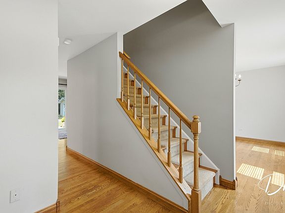 3rd image of 5380 Oakview Ln