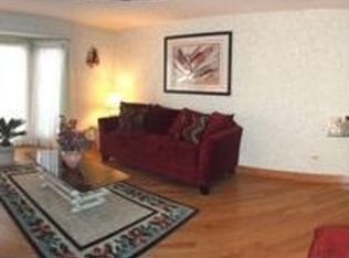 10808 S Lockwood Ave, Oak Lawn, IL 60453